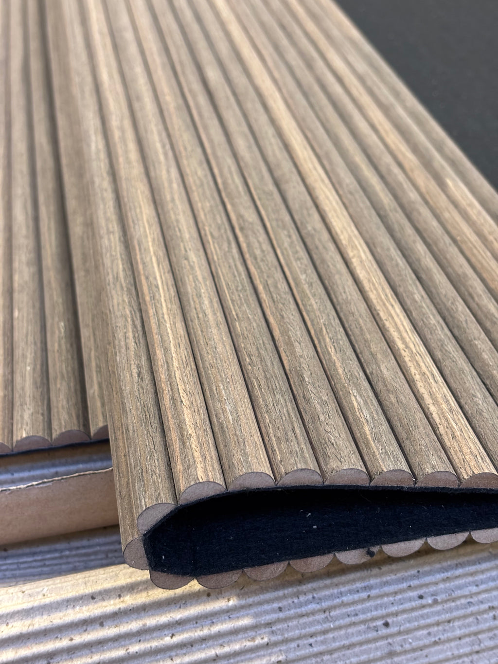 MDF Reykt eik/hringlaga - Mynstur 13-6mm